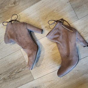 Unisa Taupe Faux Suede Ankle Booties, size 6